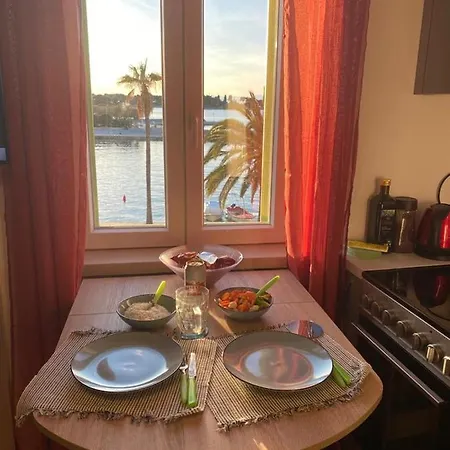 Studio Apartment Klokke Supetar Exteriör bild